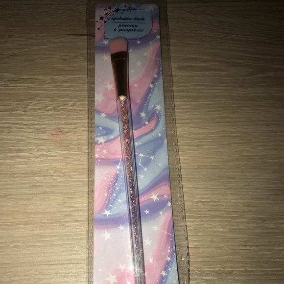 Unicorn eyeshadow brush - Picture 3 of 4